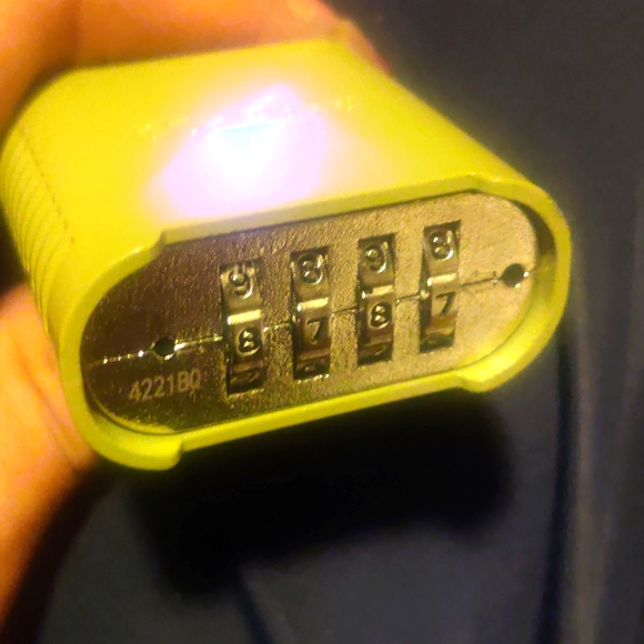 Big Boy Master Lock 🔐 (changeable combination spinners) - Picture 3 of 4